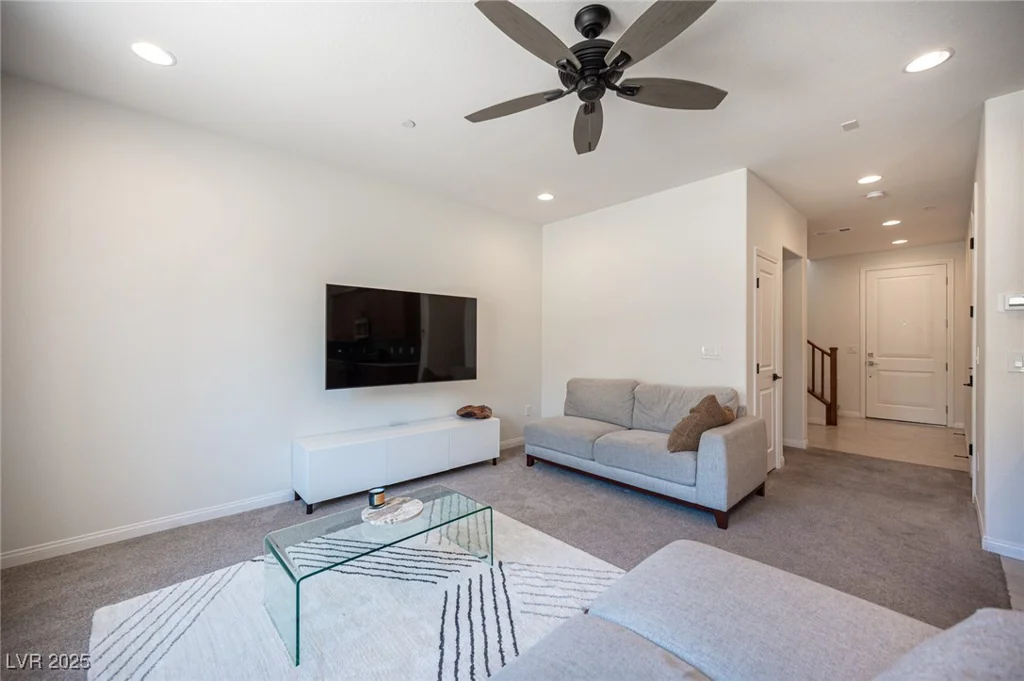 9451 Lunar Ray, Las Vegas, NV 89143