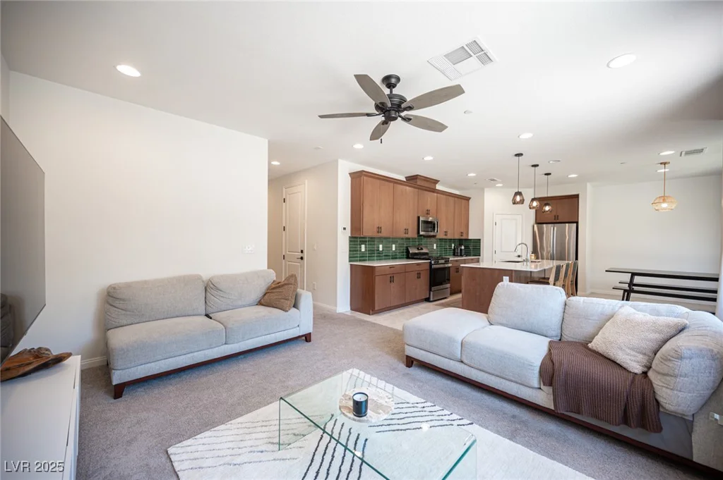9451 Lunar Ray, Las Vegas, NV 89143