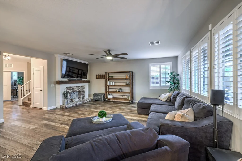 10243 Aragon Crown, Las Vegas, NV 89135