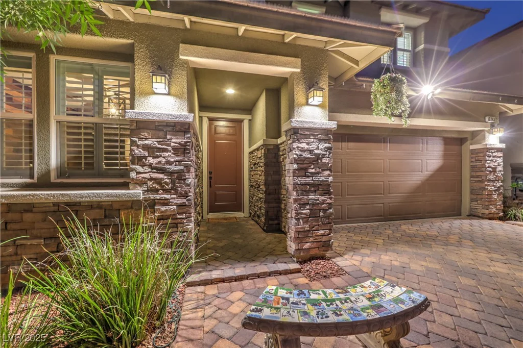 10243 Aragon Crown, Las Vegas, NV 89135