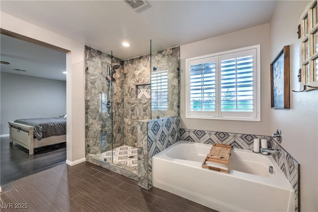 10243 Aragon Crown, Las Vegas, NV 89135