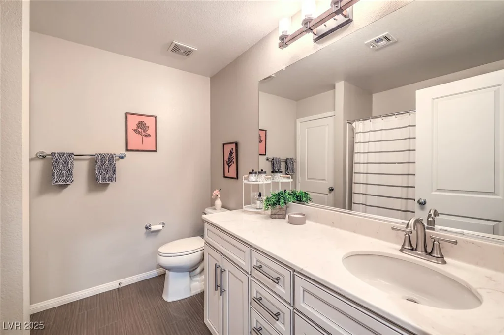 10243 Aragon Crown, Las Vegas, NV 89135