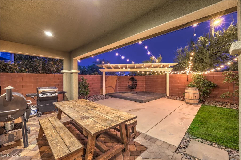10243 Aragon Crown, Las Vegas, NV 89135