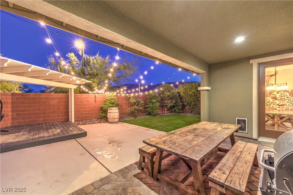 10243 Aragon Crown, Las Vegas, NV 89135