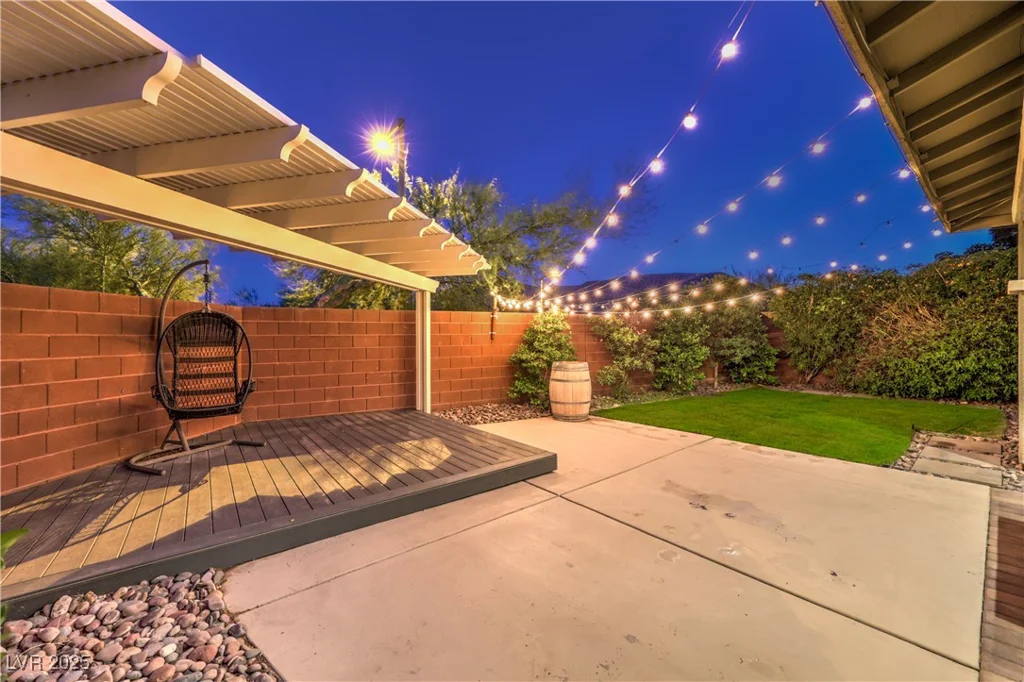 10243 Aragon Crown, Las Vegas, NV 89135