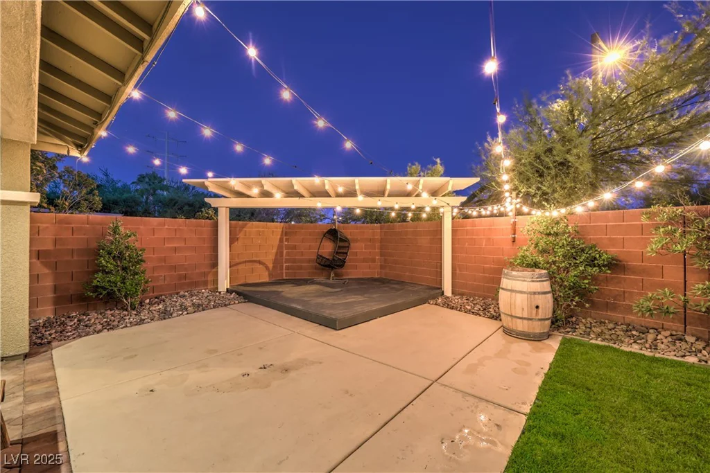 10243 Aragon Crown, Las Vegas, NV 89135