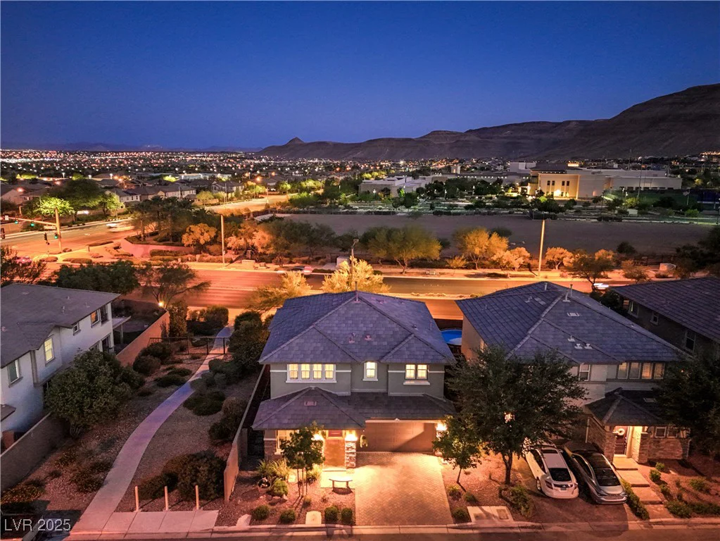 10243 Aragon Crown, Las Vegas, NV 89135