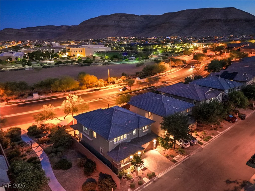 10243 Aragon Crown, Las Vegas, NV 89135