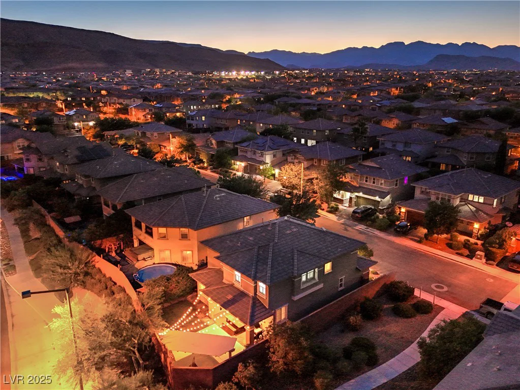 10243 Aragon Crown, Las Vegas, NV 89135
