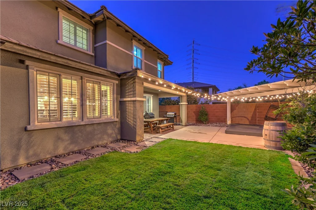 10243 Aragon Crown, Las Vegas, NV 89135