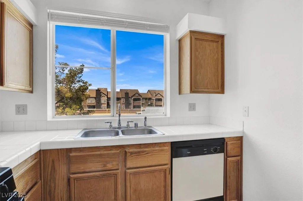 5155 Tropicana, Las Vegas, NV 89103