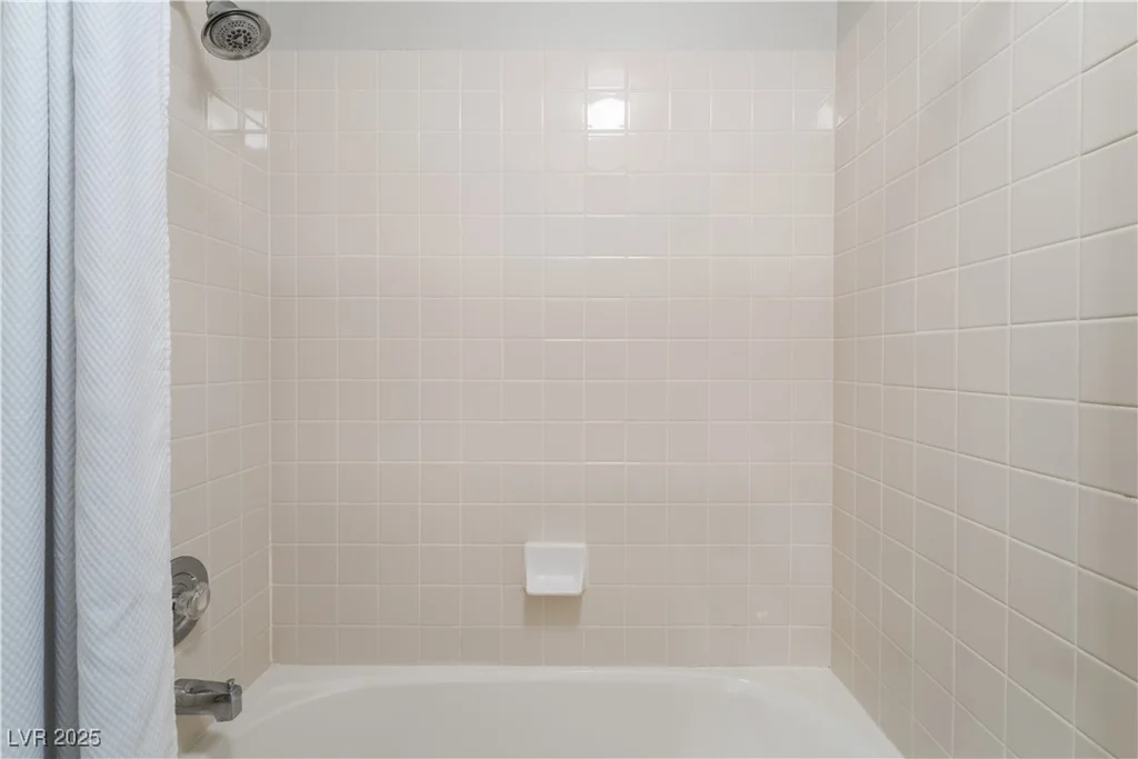 8424 Willowleaf, Las Vegas, NV 89128