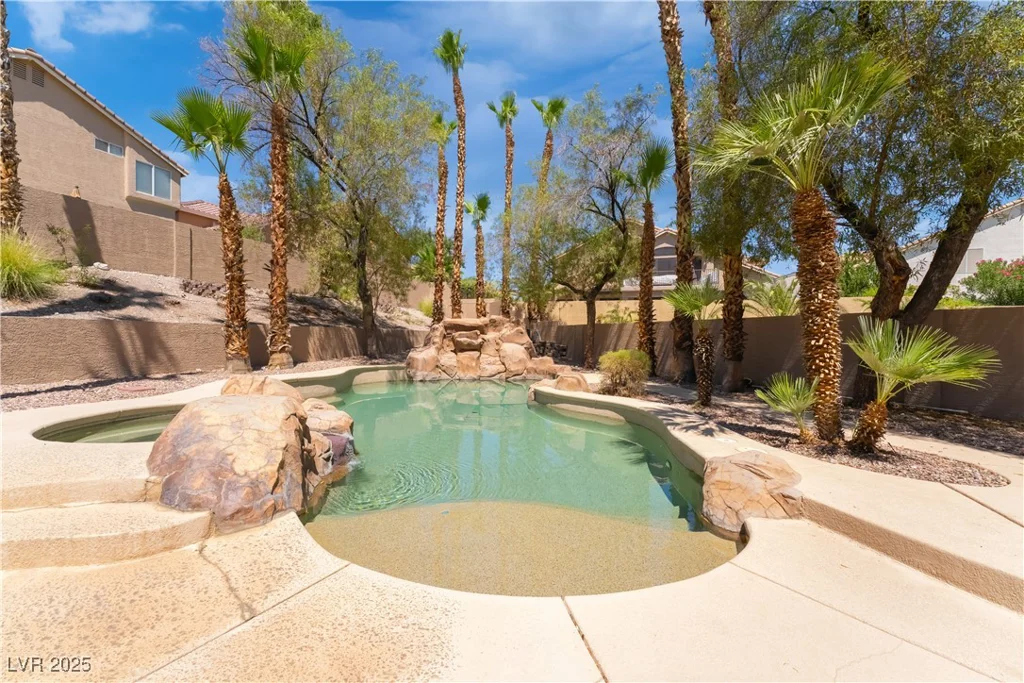 8424 Willowleaf, Las Vegas, NV 89128