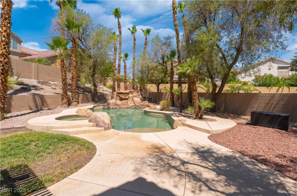 8424 Willowleaf, Las Vegas, NV 89128
