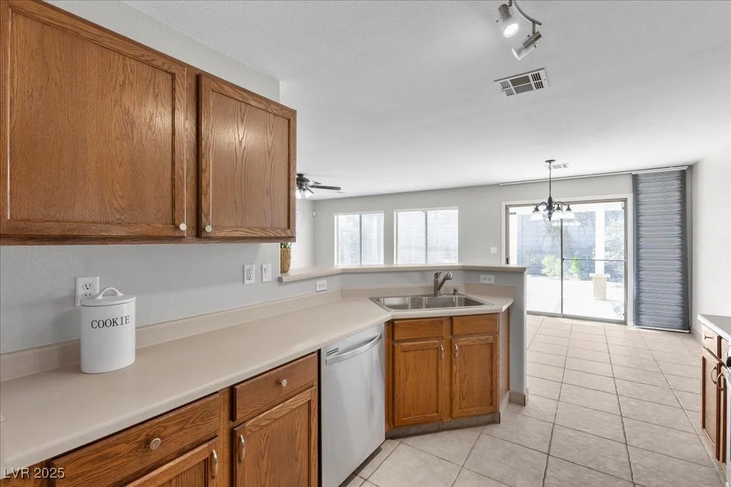 9625 Gatesville, Las Vegas, NV 89148