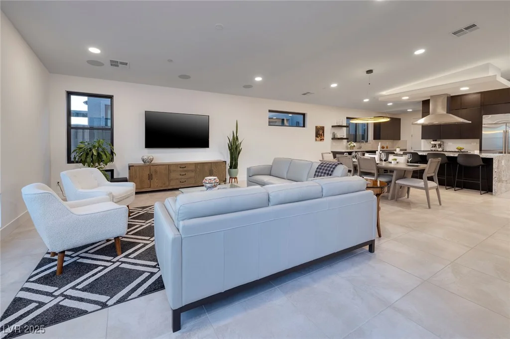 794 Willits, Las Vegas, NV 89138