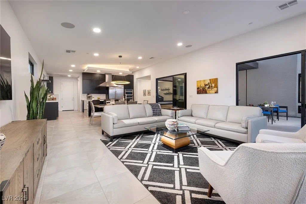 794 Willits, Las Vegas, NV 89138