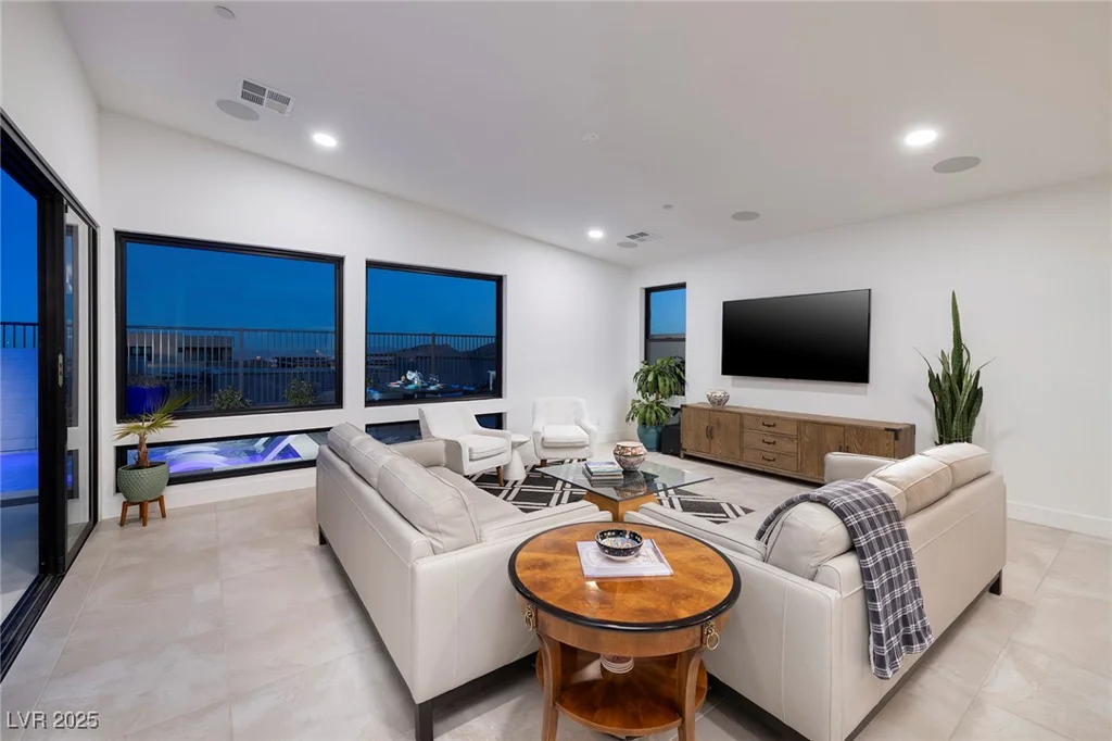 794 Willits, Las Vegas, NV 89138