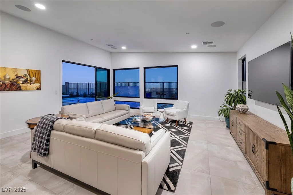 794 Willits, Las Vegas, NV 89138