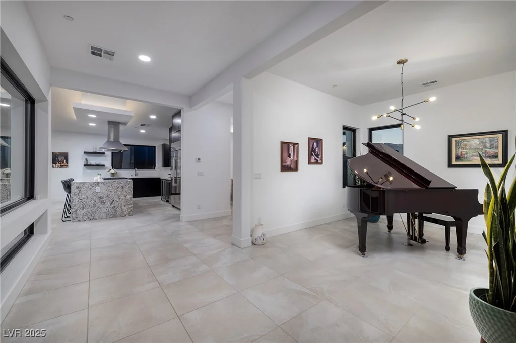 794 Willits, Las Vegas, NV 89138