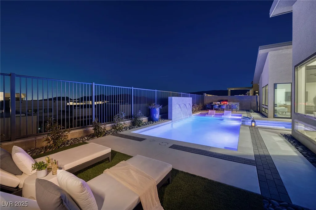 794 Willits, Las Vegas, NV 89138