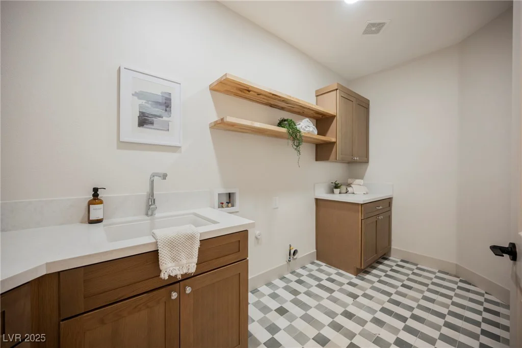 1811 Country Meadows, Henderson, NV 89012