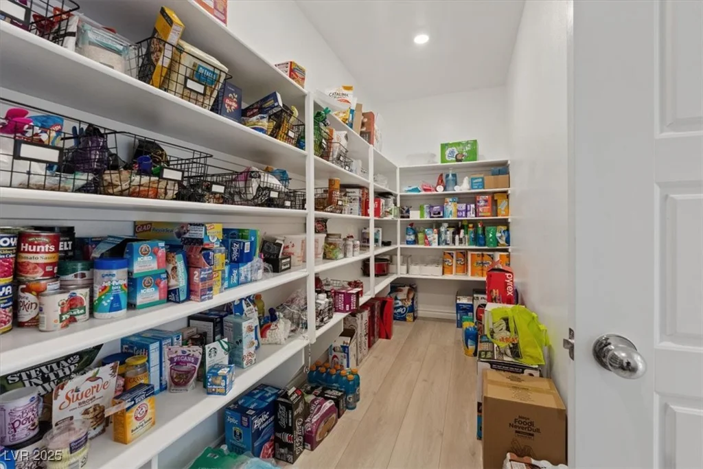 9221 Alden Pointe, Las Vegas, NV 89143