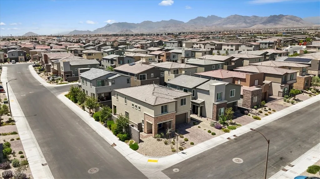 9221 Alden Pointe, Las Vegas, NV 89143