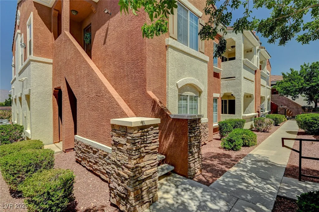 9303 Gilcrease, Las Vegas, NV 89149