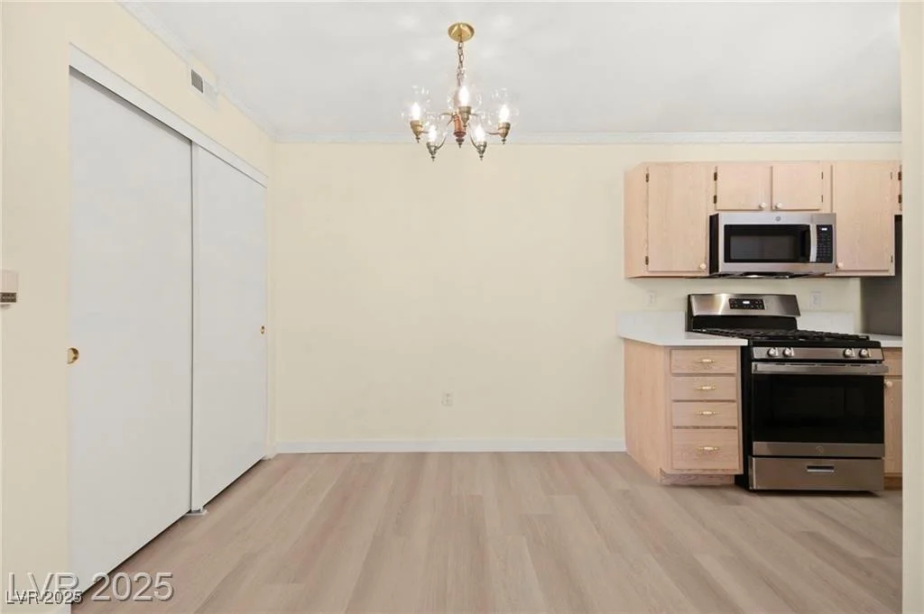 7885 Flamingo, Las Vegas, NV 89147