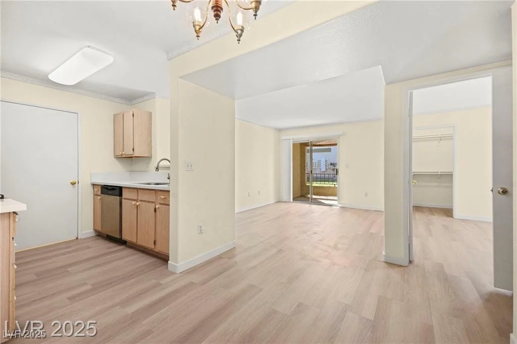 7885 Flamingo, Las Vegas, NV 89147