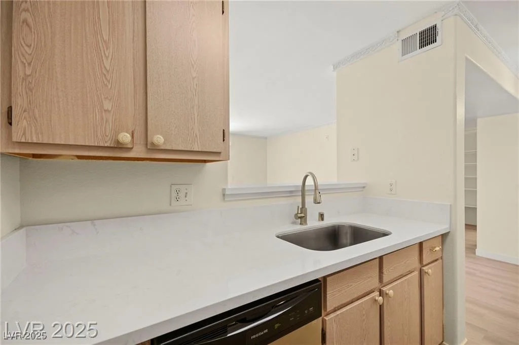 7885 Flamingo, Las Vegas, NV 89147