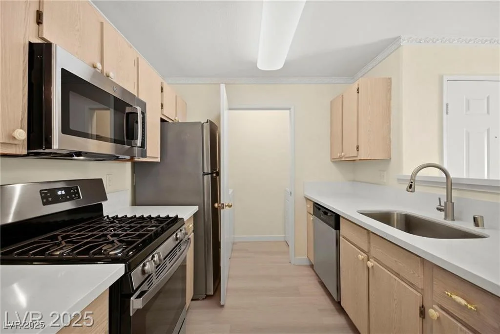 7885 Flamingo, Las Vegas, NV 89147