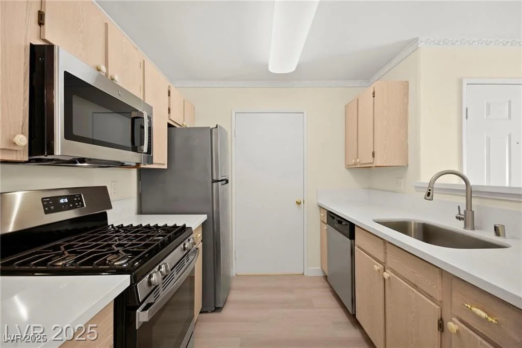 7885 Flamingo, Las Vegas, NV 89147
