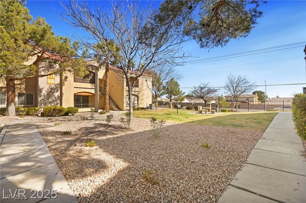 7885 Flamingo, Las Vegas, NV 89147