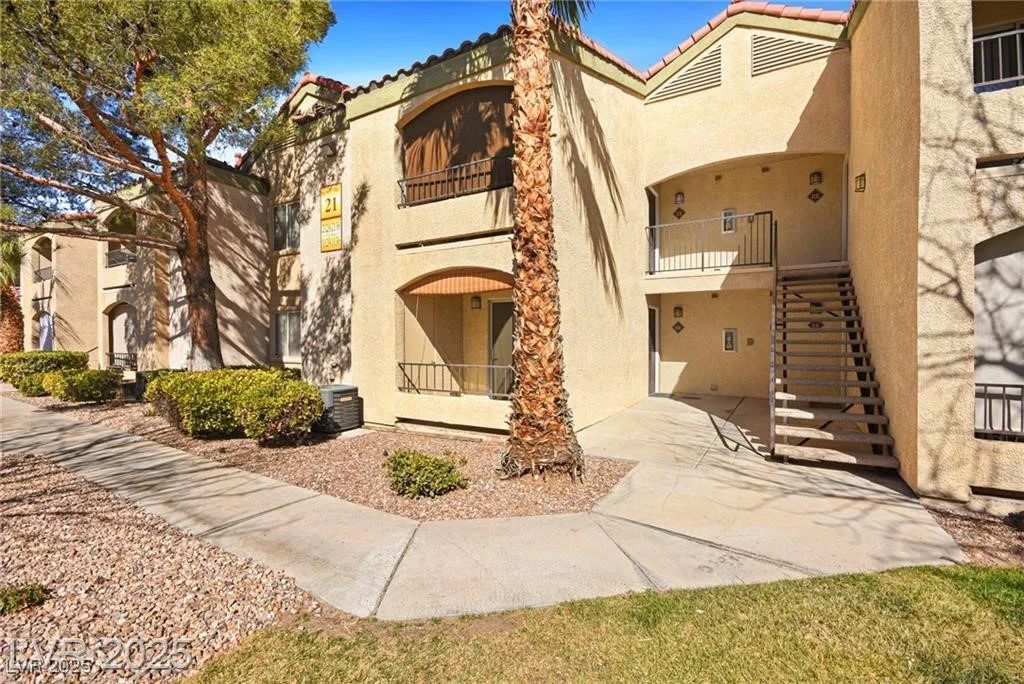 7885 Flamingo, Las Vegas, NV 89147