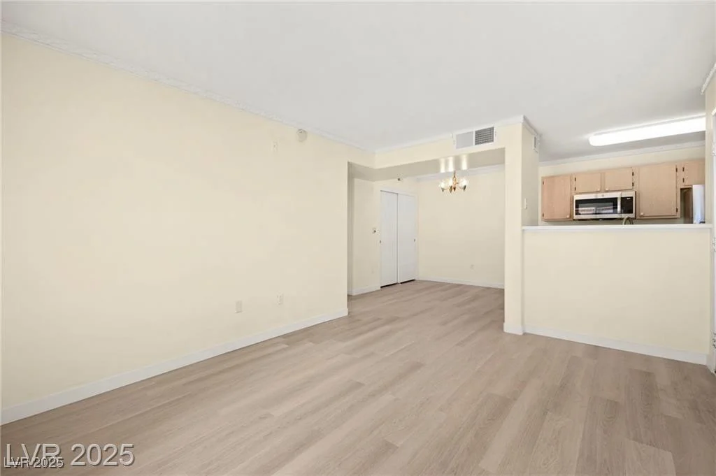 7885 Flamingo, Las Vegas, NV 89147