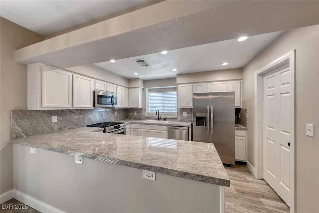 9261 Apache Springs, Las Vegas, NV 89117