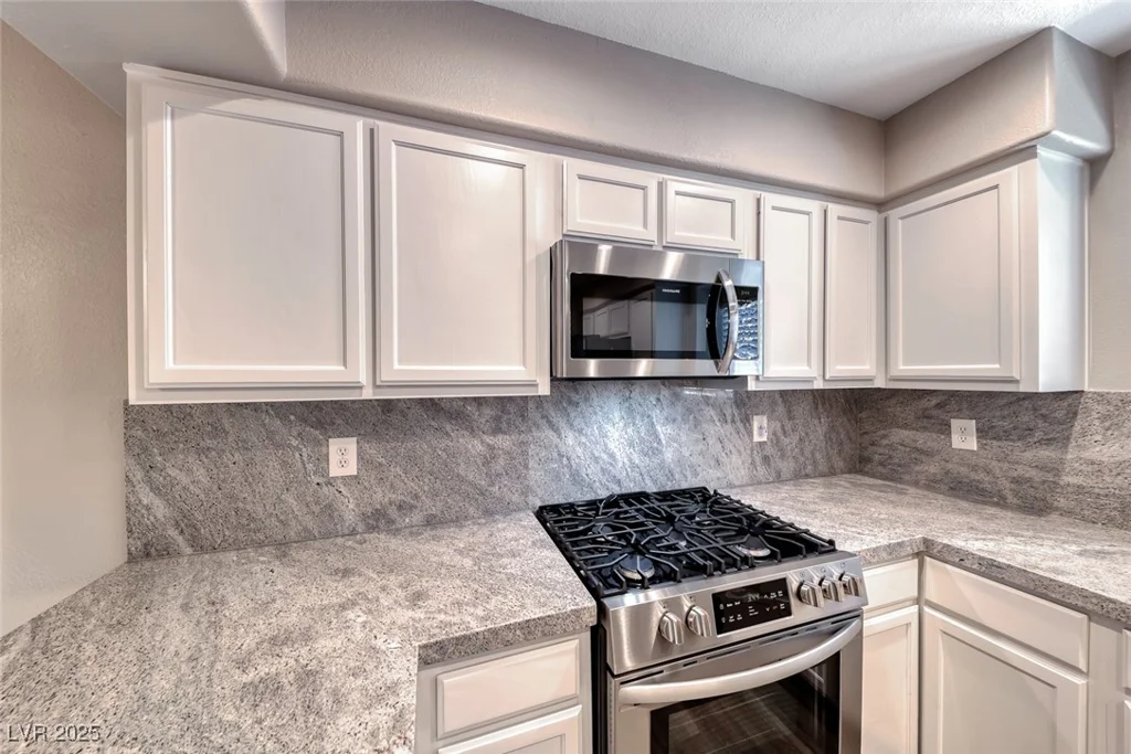 9261 Apache Springs, Las Vegas, NV 89117