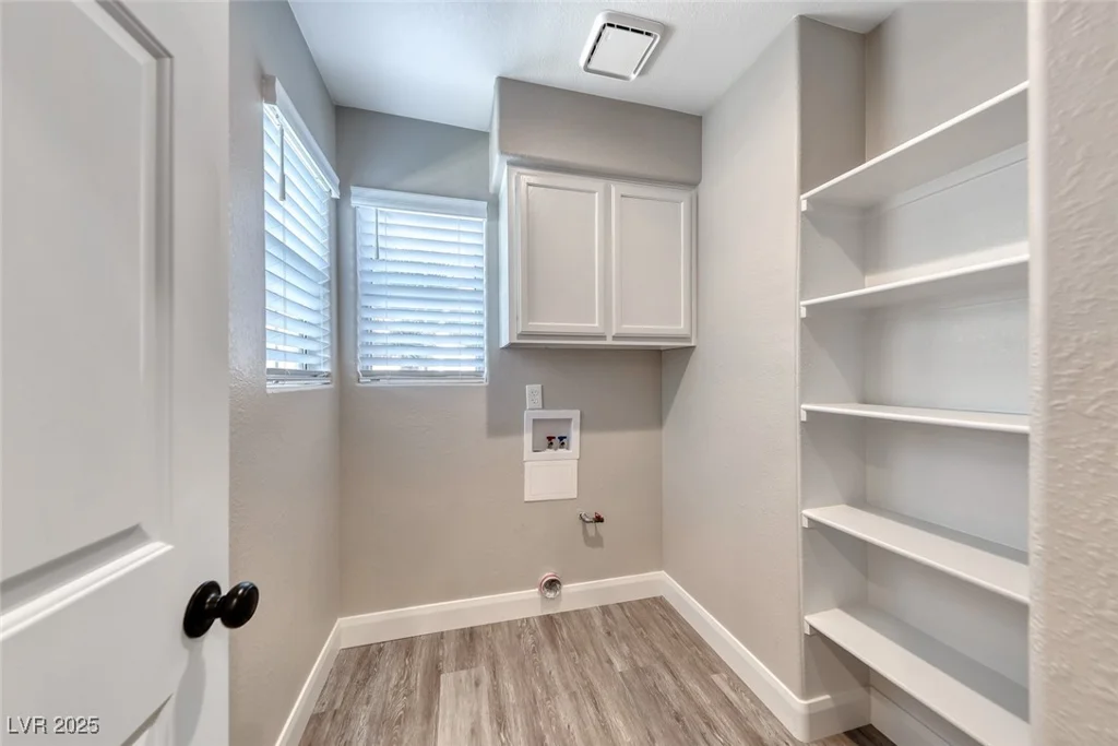 9261 Apache Springs, Las Vegas, NV 89117