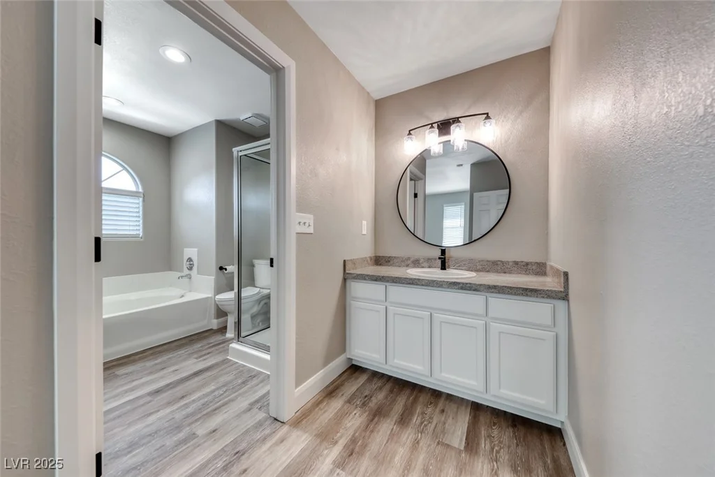 9261 Apache Springs, Las Vegas, NV 89117