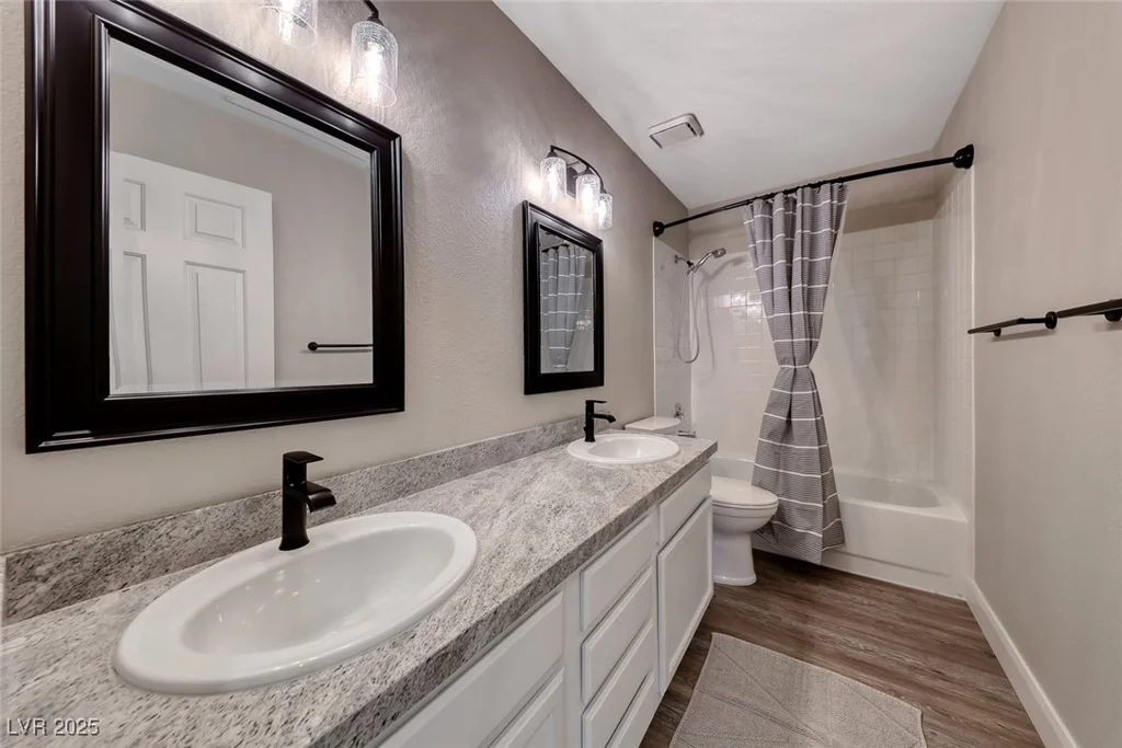 9261 Apache Springs, Las Vegas, NV 89117