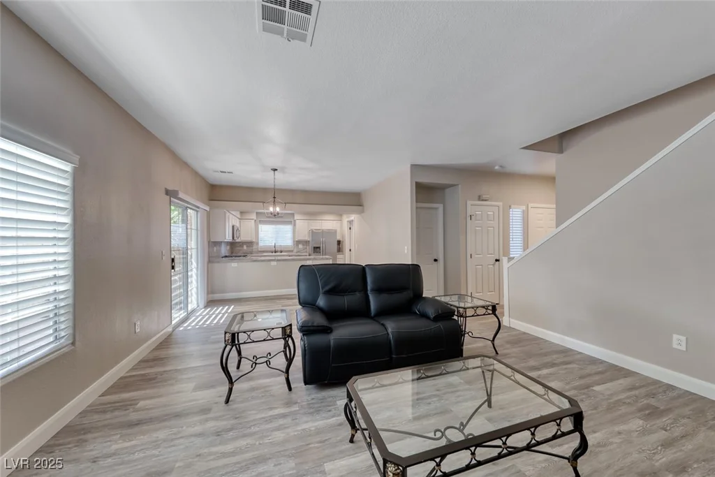 9261 Apache Springs, Las Vegas, NV 89117