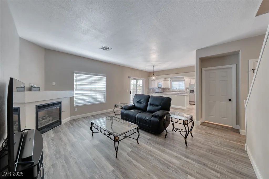 9261 Apache Springs, Las Vegas, NV 89117
