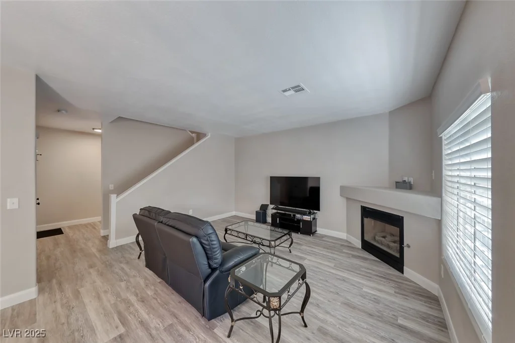 9261 Apache Springs, Las Vegas, NV 89117