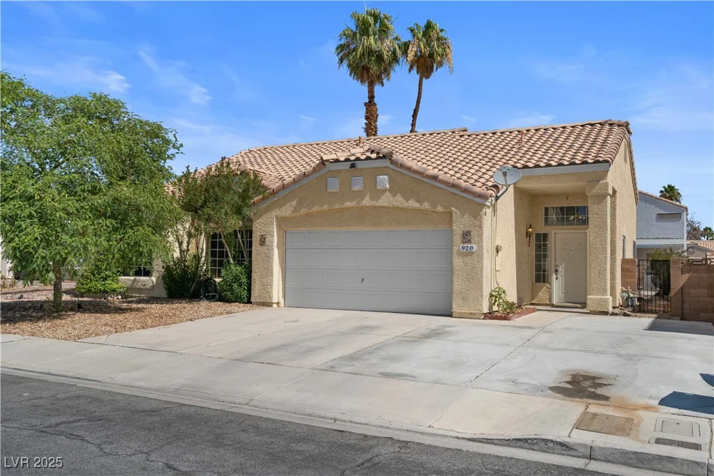 920 Serpentina, Las Vegas, NV 89123