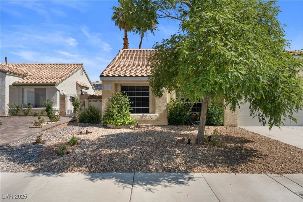 920 Serpentina, Las Vegas, NV 89123