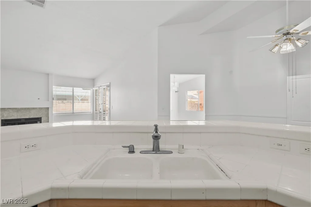 920 Serpentina, Las Vegas, NV 89123