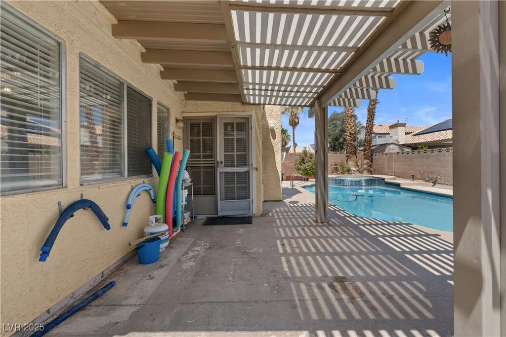 920 Serpentina, Las Vegas, NV 89123