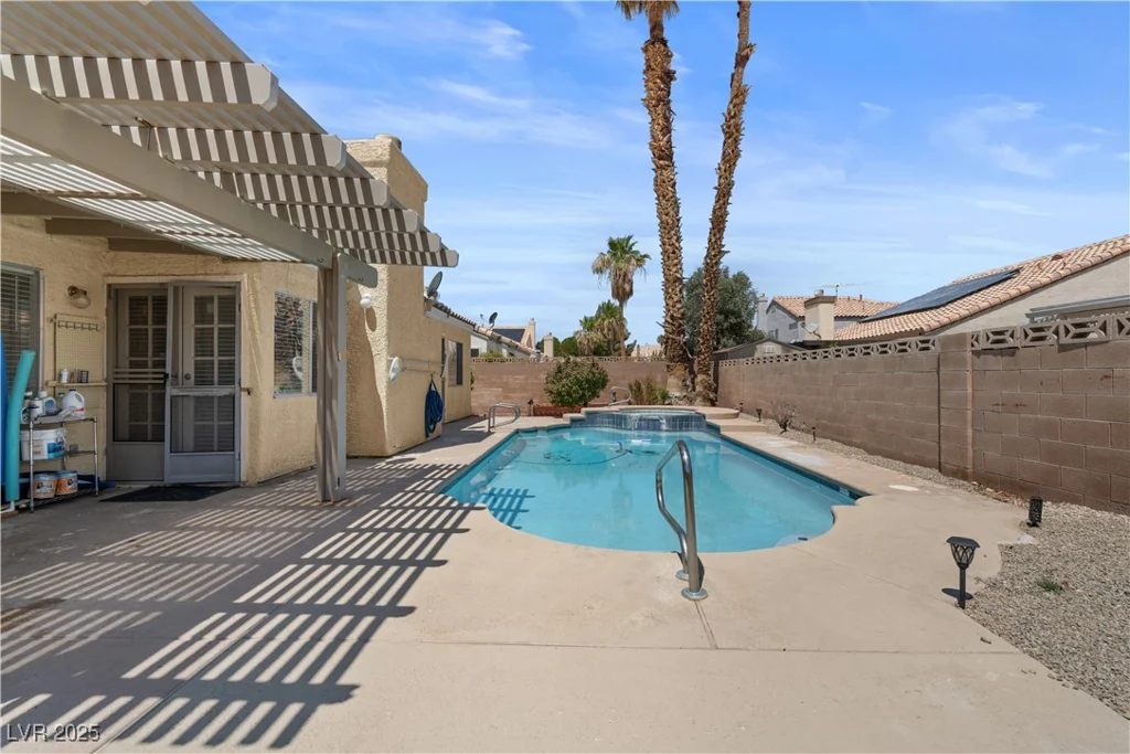 920 Serpentina, Las Vegas, NV 89123